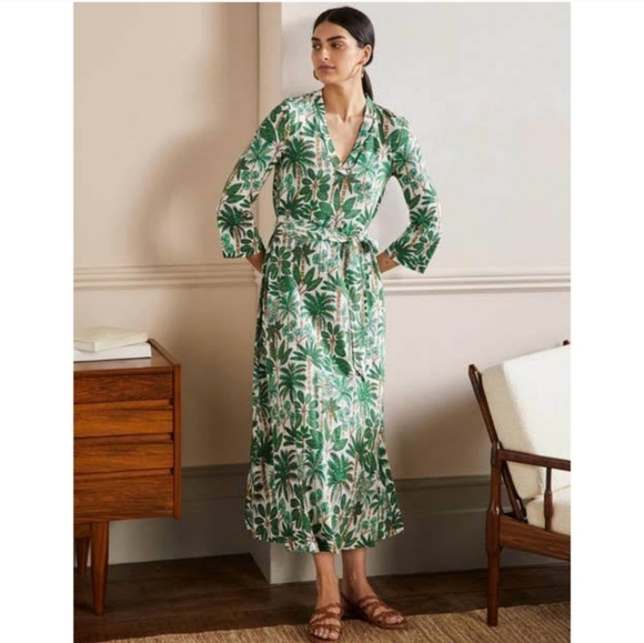 Boden Dresses & Skirts - Boden Jersey Kaftan Midi Dress Palm Forest Print Size 4 Regular palm trees vneck